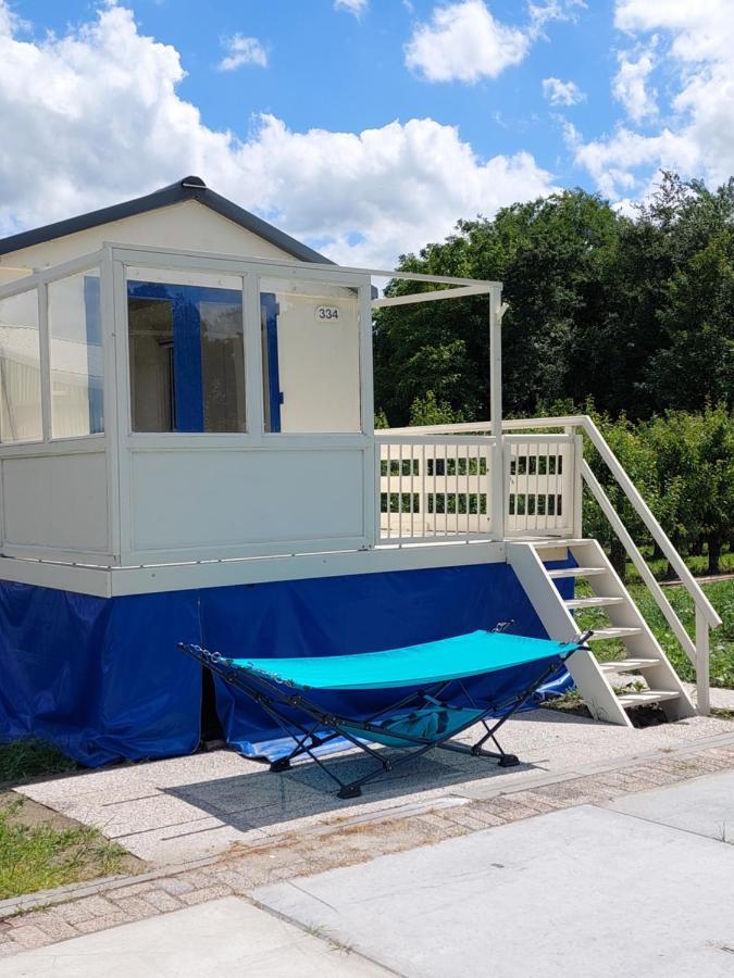 Vila Voormalig Strandhuisje In Boomgaard In Hengstdijk Exteriér fotografie