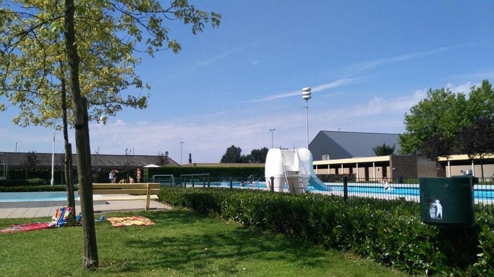 Vila Voormalig Strandhuisje In Boomgaard In Hengstdijk Exteriér fotografie