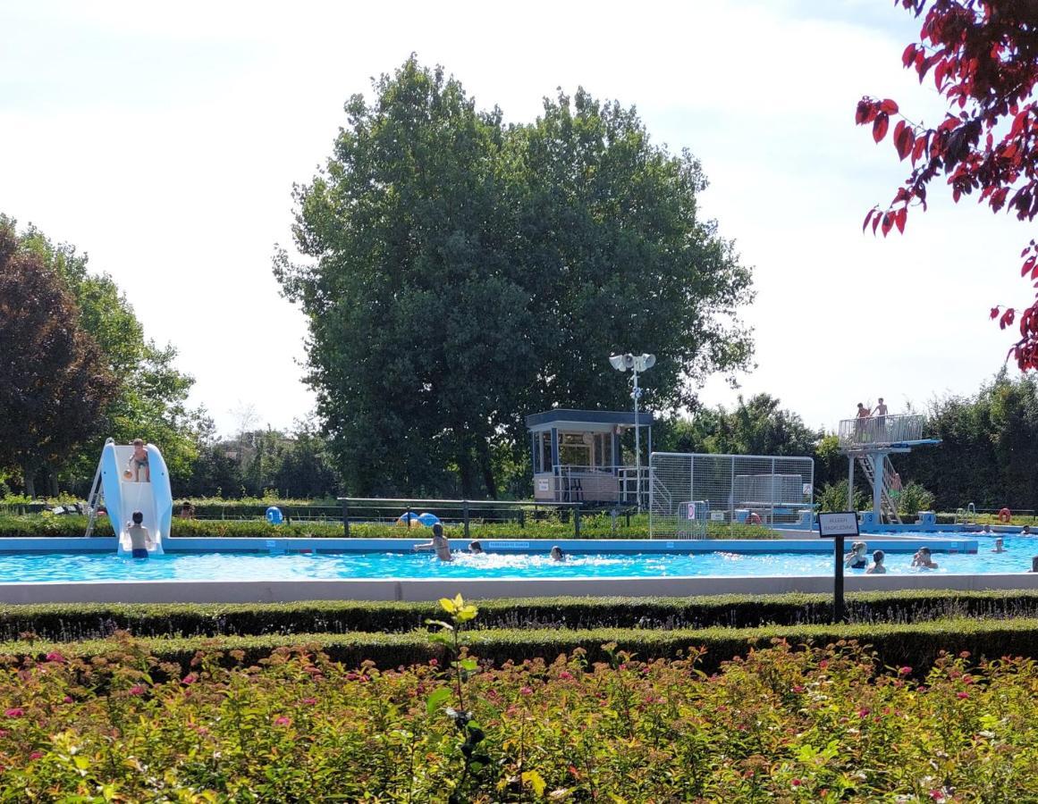 Vila Voormalig Strandhuisje In Boomgaard In Hengstdijk Exteriér fotografie